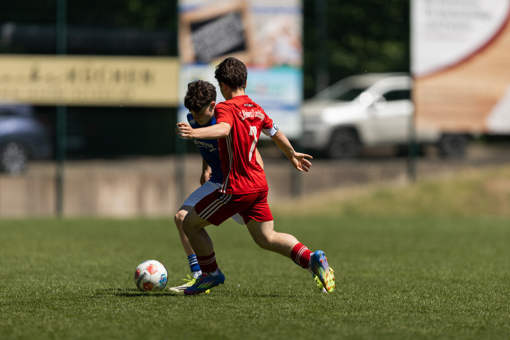 Fußball I Männer I 40. Pfingscup Hollage I 13285 | realhellocedii - Realisiert mit Pictrs.com