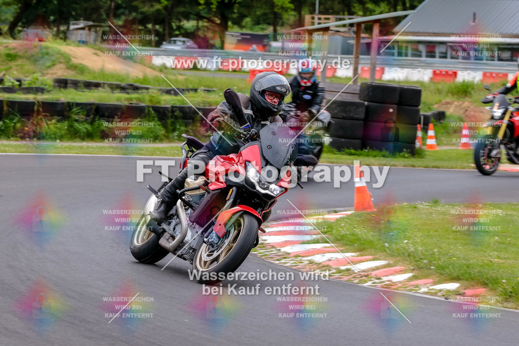 MotoTeamVBK-20281 | Hier findet Ihr Bilder von Touristenfahrten auf der Nürburgring Nordschleife oder von anderen Veranstaltungen die ich besucht habe. Viel Spass beim Durch Schauen 