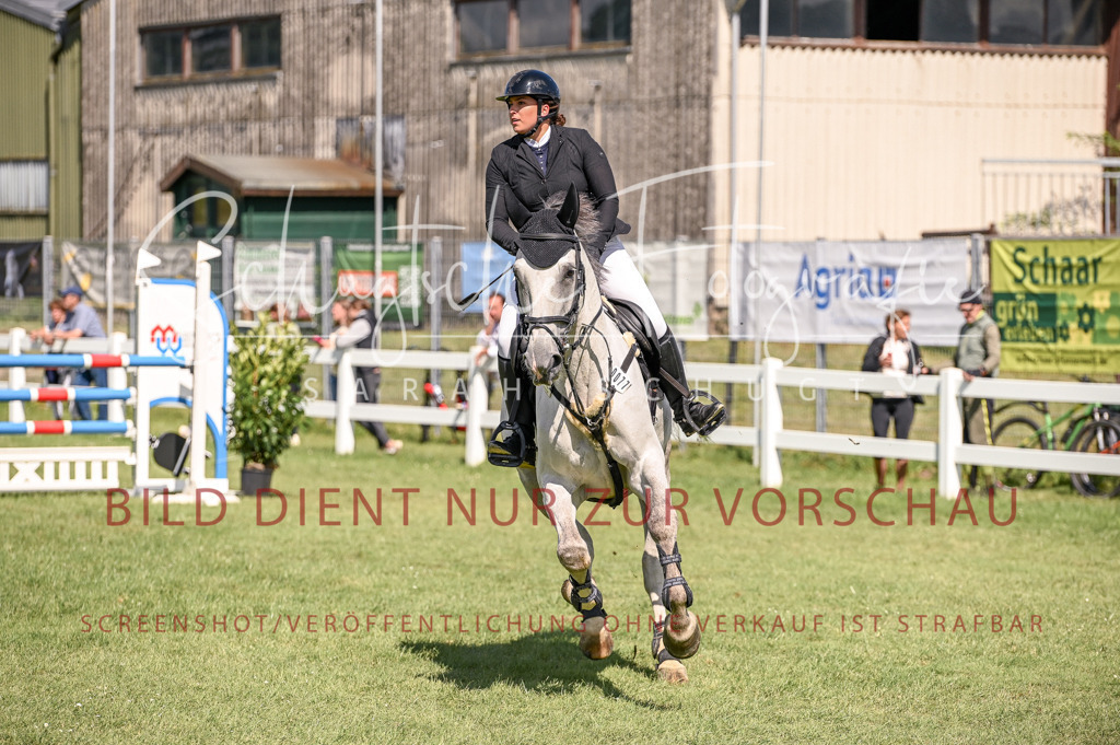 Schugtsche-Düren.2024-09.Springprf.L-101 | Schugtsche Fotografie - Realisiert mit Pictrs.com