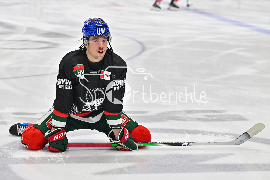 Augsburger Panther - Kölner Haie | im Bild Riley McCOURT (Augsburger Panther #72) beim warmup / DEL: Augsburger Panther - Koelner Haie, Curt Frenzel Stadion am 02.03.2025