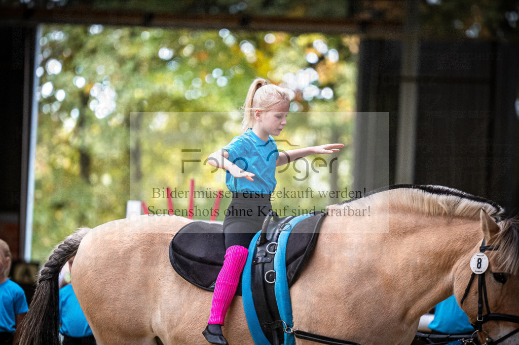 DOS_0092 | Entdecke hochwertige Reitturnierfotos von Foto Oger. Professionell, emotional und authentisch – jetzt Lieblingsmomente im Shop bestellen.Deutschlandweite Turnierfotografie. - Realisiert mit Pictrs.com