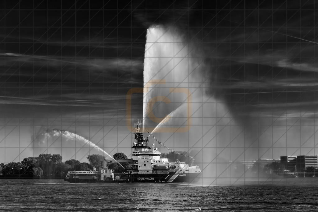2025_05_11_HH-TEUFELSBRUECK-836 HAFENGEBURTSTAG_MCP8264 sw2 | Hochwertig gedruckte Fotografien für die Wand, als Kalender und zum Verschenken. Hamburg & Norddeutschland und überall wo ich mit der Kamera unterwegs war.