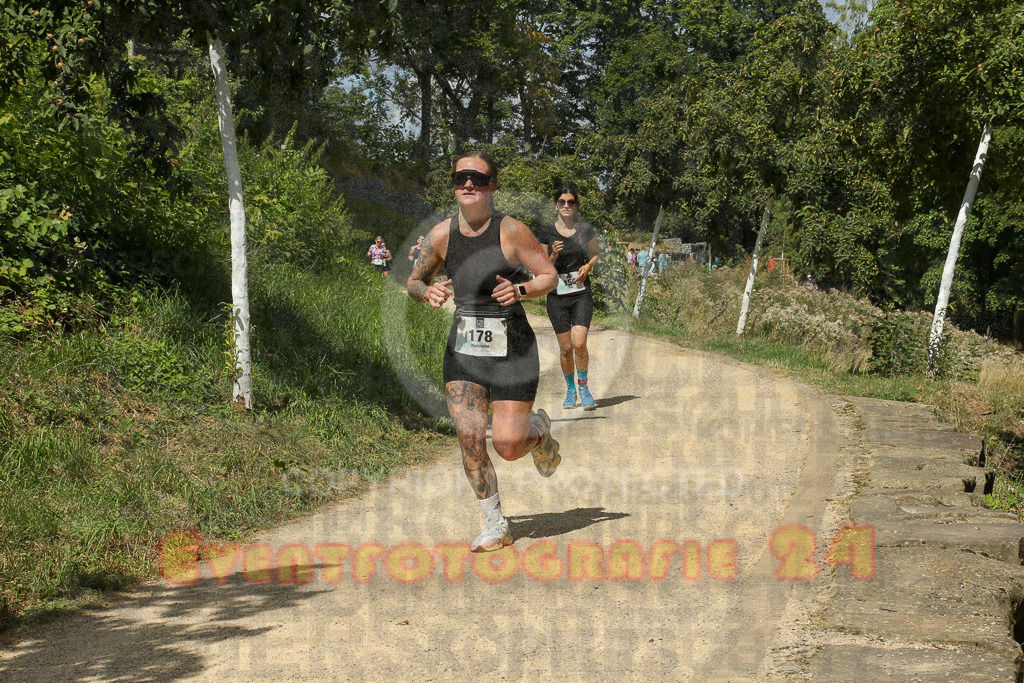 250824_1247_EX1_0538 | Sportfotografie im Rhein-Sieg Kreis, Köln, Bonn, NRW, Rheinland Pfalz, Hessen, etc. Unser Tätigkeitsfeld umfasst den Laufsport vom Volkslauf über den Marathon, Duathlon, Triathon bis zum Ultralauf wie Kölnpfad Ultra oder Schindertrail.