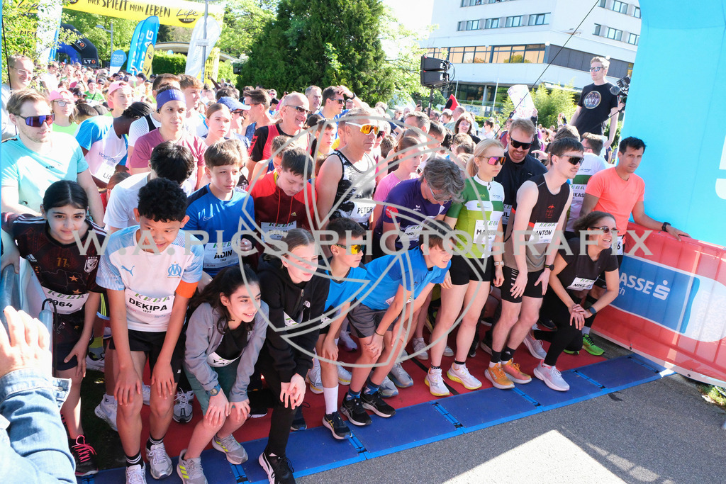 ..... | LINZ,AUSTRIA,27.April 25, Int. 3 Brückenlauf Linz  , Image shows: Photo: WAPICS / Michael Ring