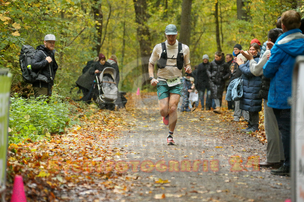 251026_1211_EX1_9967 | Sportfotografie im Rhein-Sieg Kreis, Köln, Bonn, NRW, Rheinland Pfalz, Hessen, etc. Unser Tätigkeitsfeld umfasst den Laufsport vom Volkslauf über den Marathon, Duathlon, Triathon bis zum Ultralauf wie Kölnpfad Ultra oder Schindertrail.