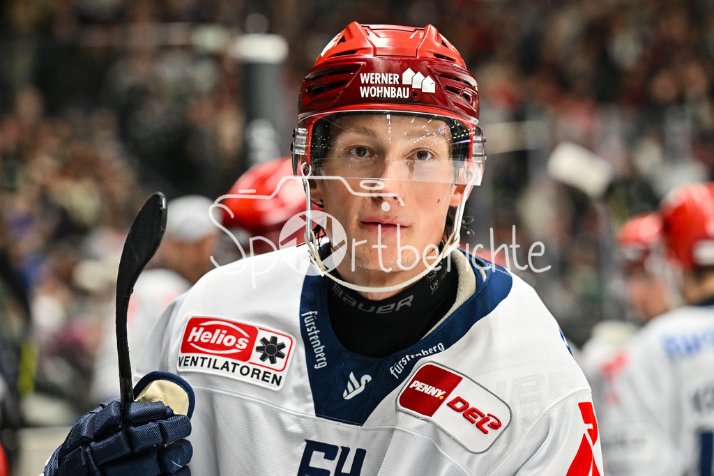 Augsburger Panther - Schwenninger Wild Wings | AUGSBURG, GERMANY - 02. JANUARY: im bild Boaz BASSEN (Schwenninger Wild Wings 64) / Einzelfoto / Freisteller während dem Match zwischen den Augsburger Panthern und den Schwenninger Wild Wings am 35. Spieltag der Penny DEL im Curt Frenzel Stadion