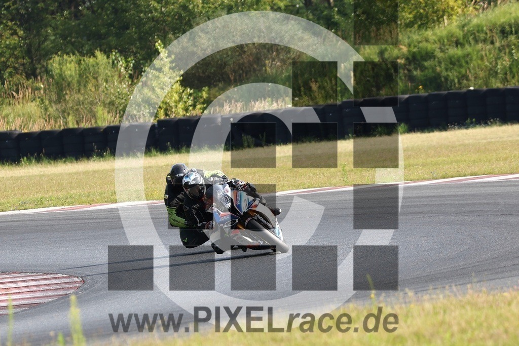 0074-20240716_13194 | Schöne Erinnerungen an spannende Momente - das festzuhalten ist unser Job. PIXELrace.de ist seit 2003 auf den Rennstrecken Europas unterwegs um die Action draußen beim Fahren und die wunderbare Stimmung imm Fahrerlager für euch einzufangen.