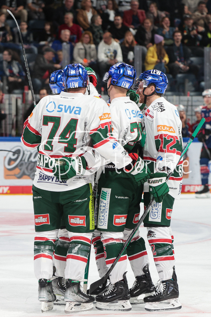 Nuernberg ICE Tigers - Augsburger Panther | Die Panther jubeln nach dem Treffer zum 0-1 durch David WAENNSTROEM (AEV #55) / David WÄNNSTRÖM