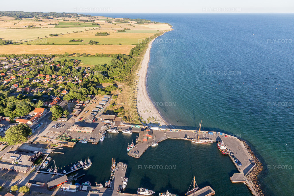 Aerial view: View of the town in Borre in the state Zealand, Denmark. – Photo: IMG_108547.jpg taken on 07/04/2018 by Werner Riehm/FLY-FOTO.com – Resolution of the original: 5472 x 3648 px