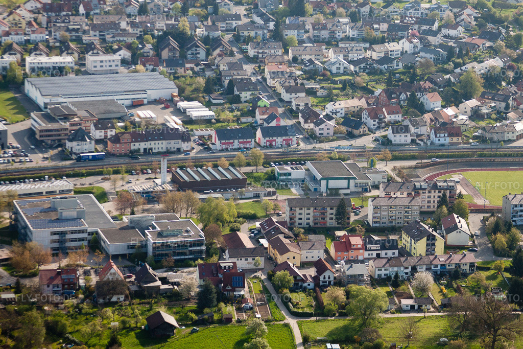 Luftbild: Ludwig-Marum-Gymnasium Pfinztal im Ortsteil Berghausen in Pfinztal im Bundesland Baden-Württemberg in Deutschland. Foto: IMG_25948.jpg vom 23.04.2010 durch Werner Riehm/FLY-FOTO.de