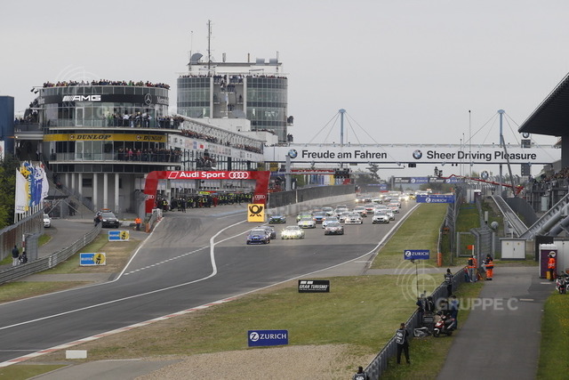 Motorsports / 24 Stunden Nürburgring 2015, Nürburgring-Nordschleife, GER | Carlo van Dam, Hideki Yamauchi, Tim Schrick, Marcel Lasée - Realisiert mit Pictrs.com