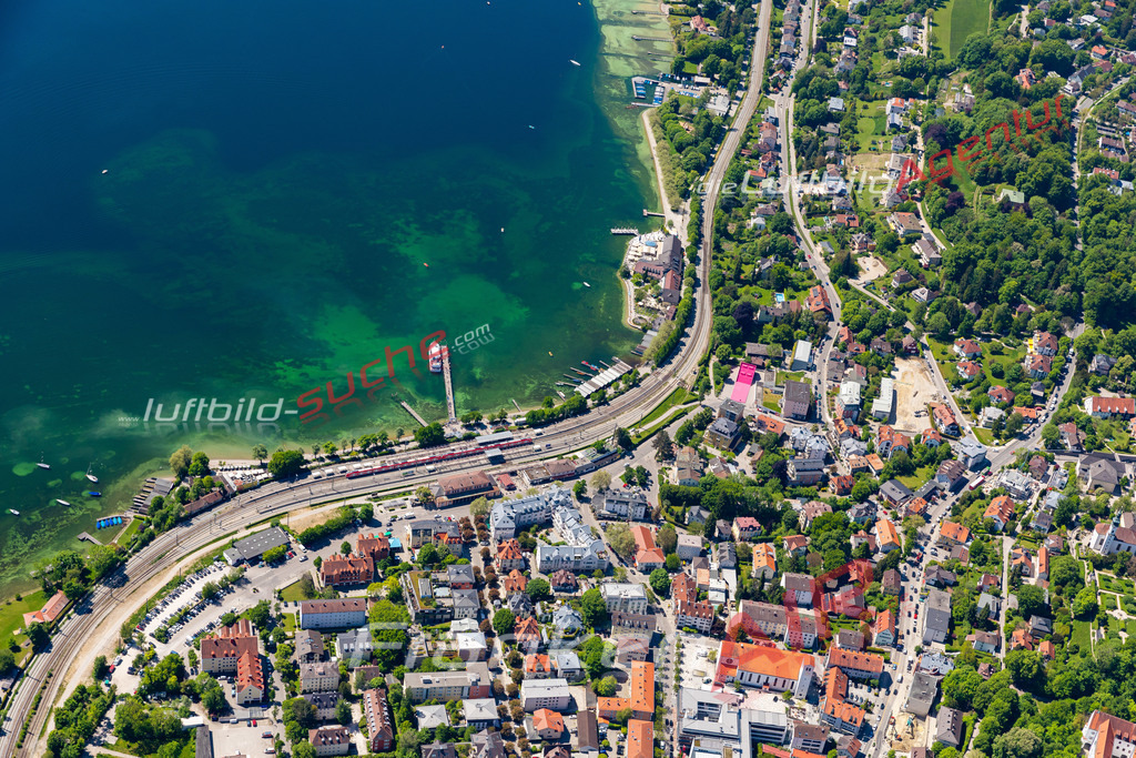 Aktuelles Luftbild von  Starnberg - Die Luftaufnahme wurde 2021 mittels UL-Flugzeug erstellt ( keine Drohne ) - hochauflösende Kamera-Systeme von  Canon -Beste Qualität - Für grossformatige Ausdrucke geeignet. Die Geschenkidee !