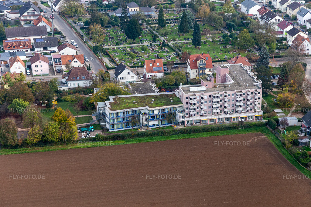 Luftbild: Seinoirenstift Willi Hussong Haus in Kandel im Bundesland Rheinland-Pfalz in Deutschland. Foto: IMG_135182.jpg vom 06.11.2022 durch Werner Riehm/FLY-FOTO.de