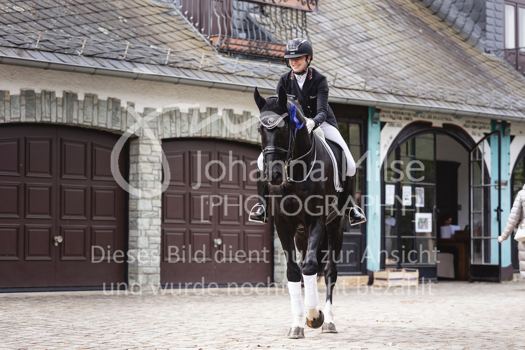 260412_Kronberg_S-Dressur-671 | Deine schönsten Turniermomente als professionelle Fotos! Entdecke hochwertige Pferdesport-Fotografie im Online-Shop. Jetzt Fotos finden & bestellen!