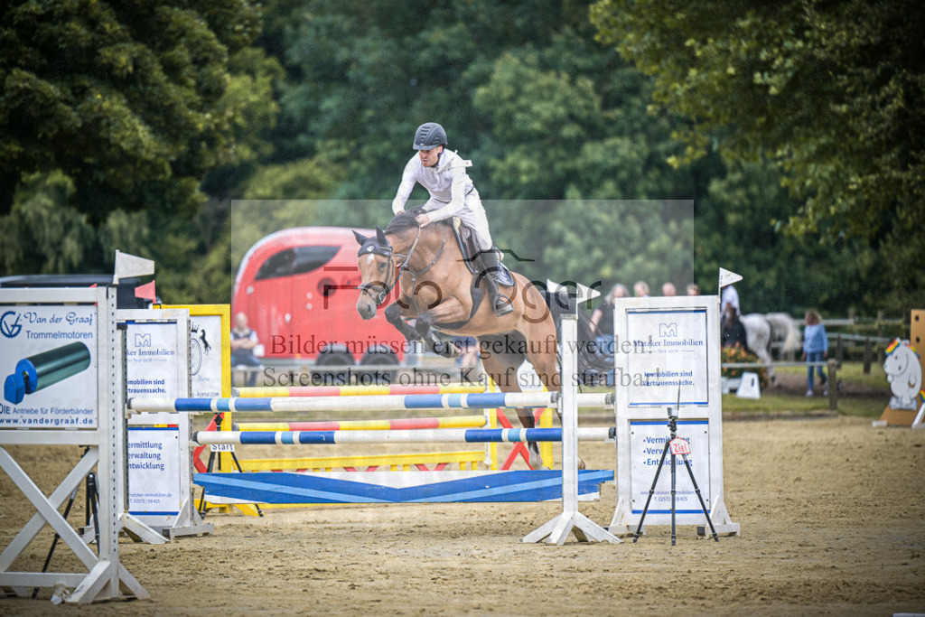 DOS_6603 | Entdecke hochwertige Reitturnierfotos von Foto Oger. Professionell, emotional und authentisch – jetzt Lieblingsmomente im Shop bestellen.Deutschlandweite Turnierfotografie. - Realisiert mit Pictrs.com