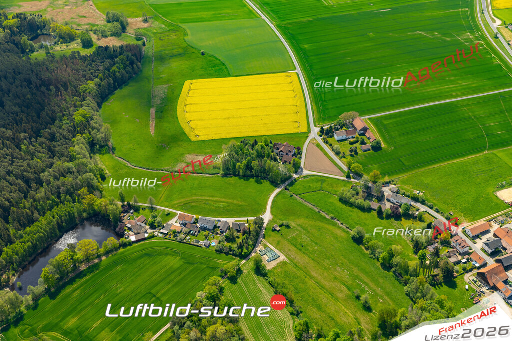 Die Luftaufnahme Schwärzdorf - Mitwitz wurde 2022 vom Flugzeug aus (keine Drohne) erstellt. Hohe Auflösung -für große Poster und Wandbilder geeignet - Garantiert!