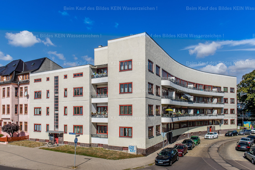 28_Magdeburg Sehenswürdigkeiten-0648 | Sehenswürdigkeiten Magdeburger Moderne: Bogenhaus Olvenstedter Platz 7/8, Architekt Hans Holthey - Realisiert mit Pictrs.com