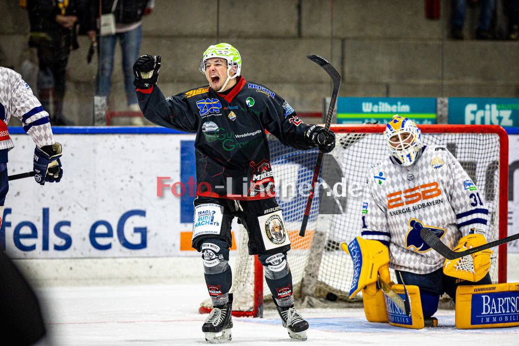 Peißenberg MINERS gegen ESC Geretsried RIVERRATS | Eishockey Bayernliga 2025/26 Vorrunfe, Peißenberg MINERS gegen ESC Geretsried RIVERRATS, 20251019,Torjubel,2025-10-19 in Peißenberg (flatbuy Arena Peißenberg), Sinan ONDÖRTOGLU (MINERS 22)Copyright: WolfgangxLindner www.foto-lindner.de