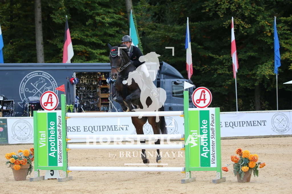 DL2Q5726 | Willkommen bei Brunnmayr - Design & Fotografie – Ihrem Spezialisten für Reitturniere und Pferdeveranstaltungen in Oberösterreich, Salzburg und Bayern! Seit über 17 Jahren sind wir leidenschaftlich dabei.