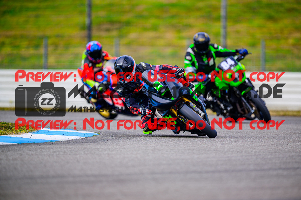 MaZZes_Fotomatrix_20260404_6007705_8477-2 | Fotograf Mathias Schmid
Sportfotograf,
Eventfotograf,
Hochzeitsfotograf,
Portraitfotograf