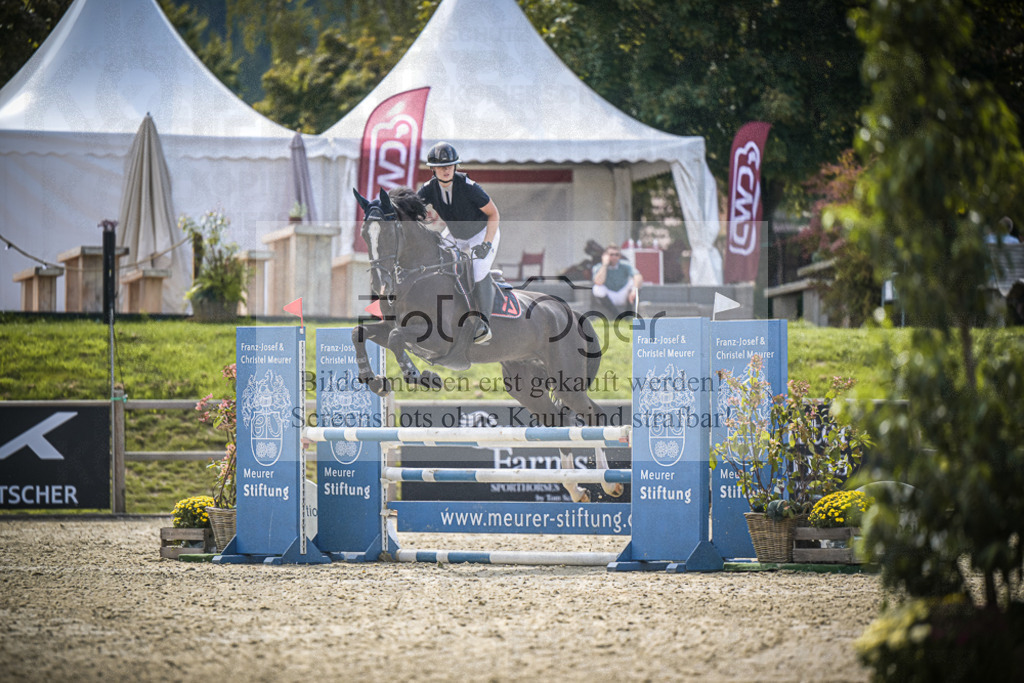 DOS_7577 | Entdecke hochwertige Reitturnierfotos von Foto Oger. Professionell, emotional und authentisch – jetzt Lieblingsmomente im Shop bestellen.Deutschlandweite Turnierfotografie. - Realisiert mit Pictrs.com