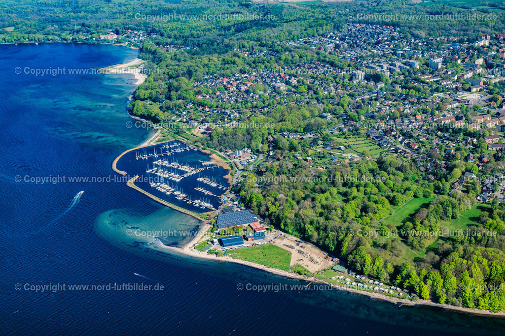 Flensburg_Yachtclub_Ev_ELS_6762010524 | FLENSBURG 01.05.2024 Sportboot und Segelboot Anlegestelle und Bootsliegeplätze im Hafen " Flensburg Yachtclub e.V. " im Ortsteil Mürwik in Flensburg im Bundesland Schleswig-Holstein, Deutschland. Weiterführende Informationen bei: Flensborg-Yacht-Club e.V.. // Pleasure boat and sailing boat mooring and boat moorings in the harbor " Flensburg Yachtclub e.V. " in the district Muerwik in Flensburg in the state Schleswig-Holstein, Germany. Further information at: Flensborg-Yacht-Club e.V.. Foto: Martin Elsen