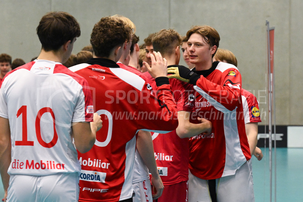 Switzerland B U19 vs Switzerland U19 - 4. February 2024 | Switzerland B U19 vs Switzerland U19
U19 Men International Matches in Switzerland
GoEasy Arena, Siggenthal Station
Shakehands of the teams.
Credit: Markus Aeschimann | <a href="https://www.markus-aeschimann.ch">Sportfotografie Markus Aeschimann</a> | <a href="https://www.instagram.com/sportfotografie.aeschimann">@sportfotografie.aeschimann</a> - Realisiert mit Pictrs.com