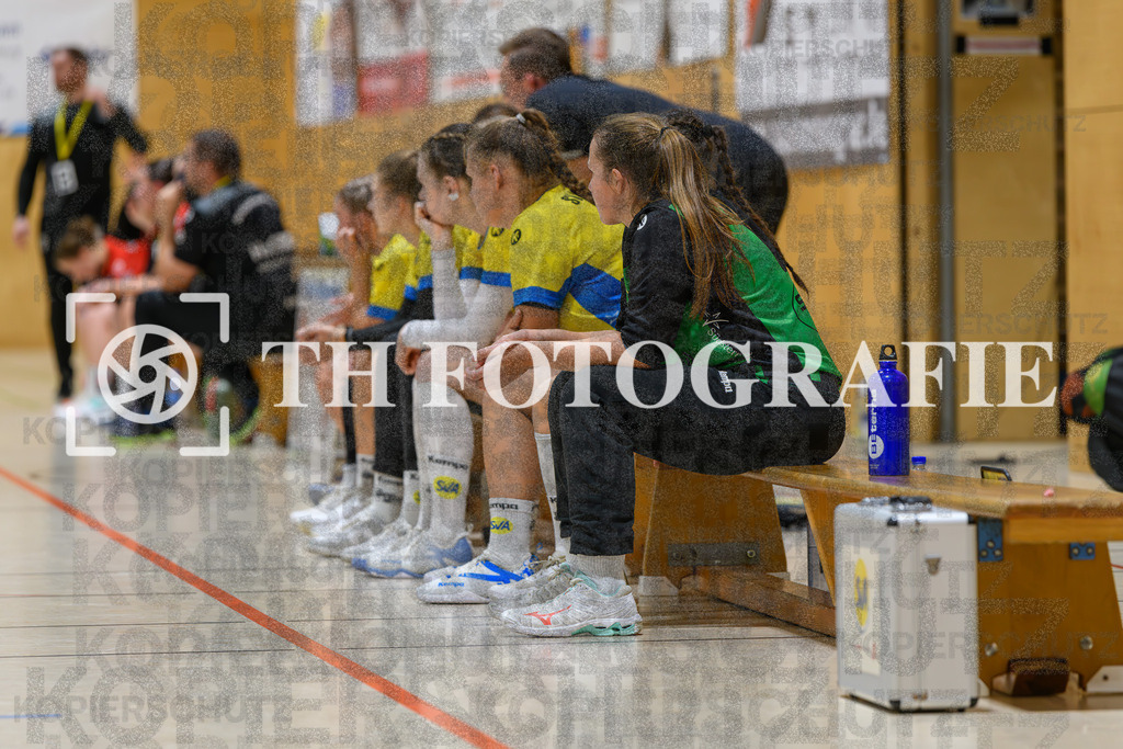 GER, SG Maulburg/Steinen - SV Allensbach 2, Handball, Suedbadenliga, 2. Spieltag, Saison 2023/2024, 14.10.2023 | Spielerinnen Bank der Gäste/Gaeste aus Allensbach.

GER, SG Maulburg/Steinen - SV Allensbach 2, Handball, Suedbadenliga, 2. Spieltag, Saison 2023/2024, 14.10.2023

Foto: TH Fotografie/Thomas Hess
