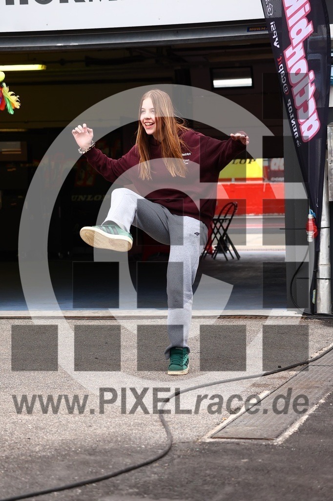 inst-20260403_02947 | Schöne Erinnerungen an spannende Momente - das festzuhalten ist unser Job. PIXELrace.de ist seit 2003 auf den Rennstrecken Europas unterwegs um die Action draußen beim Fahren und die wunderbare Stimmung imm Fahrerlager für euch einzufangen.