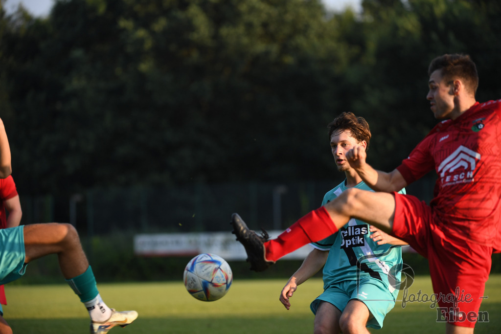 TuS Eversten-SG FriPe | Herren Kreisliga; TuS Eversten (mint)-SG FriPe (rot) am 15.08.2025 in Oldenburg (Sportanlage TuS Eversten), Photo: Philip Eiben 2025 - Realisiert mit Pictrs.com
