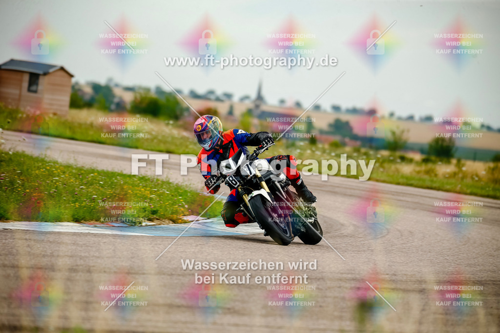 Chambley Juli-2341 | Hier findet Ihr Bilder von Touristenfahrten auf der Nürburgring Nordschleife oder von anderen Veranstaltungen die ich besucht habe. Viel Spass beim Durch Schauen 