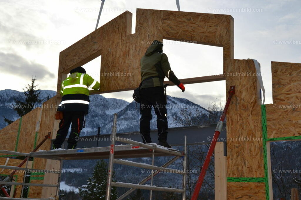 bib-lg09-holzbau-0095 | Nach LV-Leistungsgruppen sortierte Detailfotos über den Bau eines Hauses. Alle Hausbau-Bilder direkt vom Urheber und Autor der Website Haus-Selber-Bauen.com