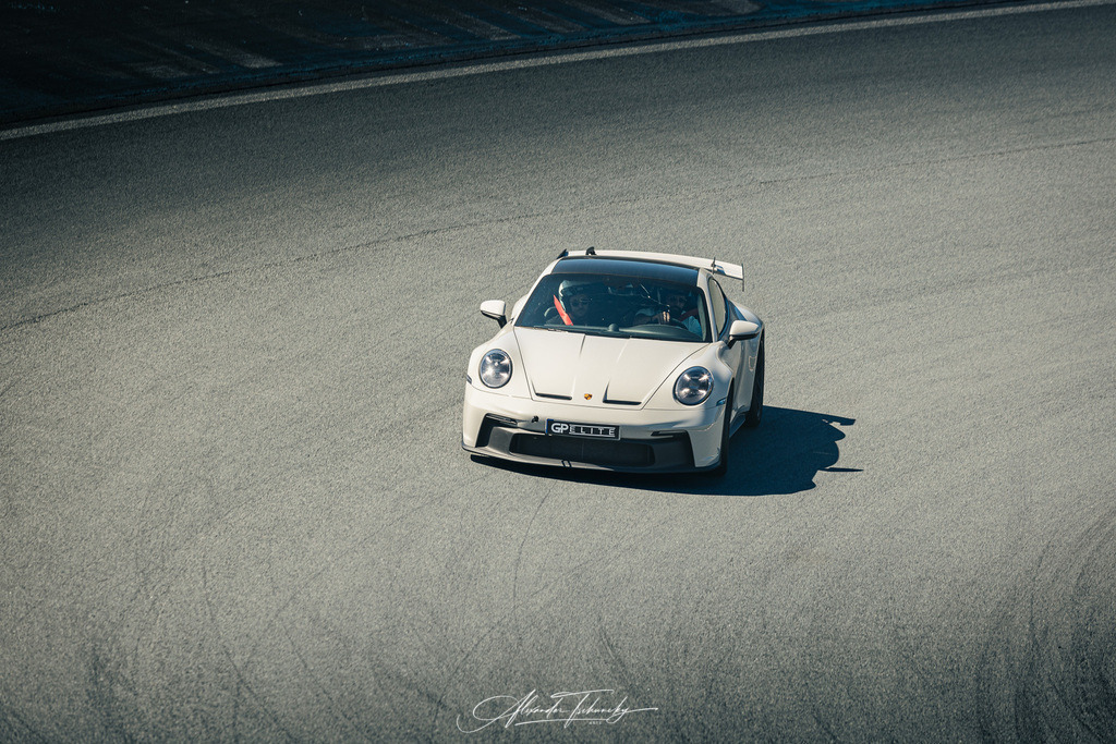 R6AT5281 _Alexander Tschuncky | Entdecken Sie die faszinierende Welt von Alexander Tschuncky Arts: Kreative Fotografie, atemberaubende Automobilkunst und hochwertiger Bilderdruck. Lassen Sie sich inspirieren! - Realisiert mit Pictrs.com