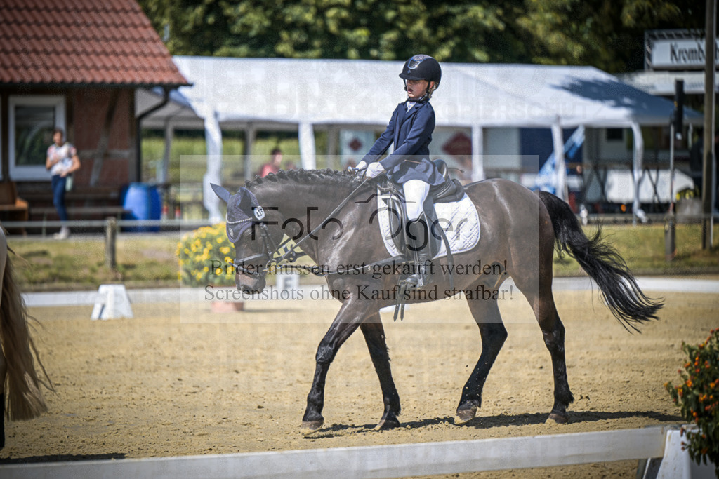 DOS_6509 | Entdecke hochwertige Reitturnierfotos von Foto Oger. Professionell, emotional und authentisch – jetzt Lieblingsmomente im Shop bestellen.Deutschlandweite Turnierfotografie. - Realisiert mit Pictrs.com