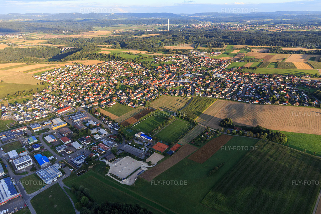 Luftbild: Ortsansicht von Nordwesten in Villingendorf im Bundesland Baden-Württemberg in Deutschland. Foto: IMG_128692.jpg vom 27.08.2021 durch Werner Riehm/FLY-FOTO.de