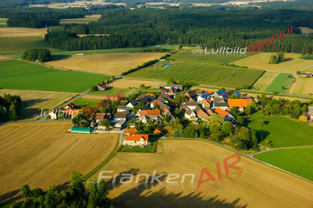 Luftbild von Feulersdorf Wonsees - Luftaufnahme wurde 2008 von https://frankenair.de mittels Flugzeug (keine Drohne) erstellt - die Geschenkidee
