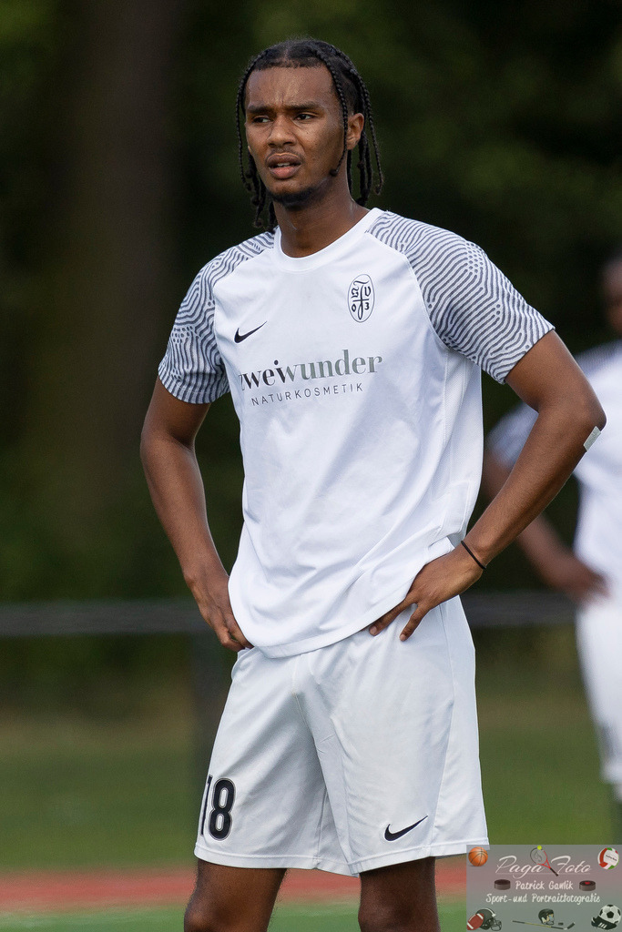 Testspiel: Spvgg. 03 Fechenheim - Türk Gücü Friedberg, 13.07.2024 | Kaleab Eyassu (Spvgg. 03 Fechenheim #18), Freisteller, Portrait / Porträt, Spvgg. 03 Fechenheim - Türk Gücü Friedberg, Frankfurt am Main, Sportanlage Birsteiner Straße, 13.7.2024 - Realisiert mit Pictrs.com