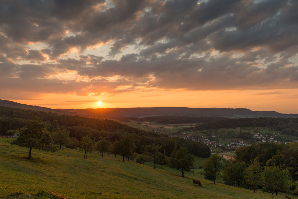 Ausblick vom Stutz-Bänkli | in Ziefen, Baselland, Schweiz. - Realisiert mit Pictrs.com