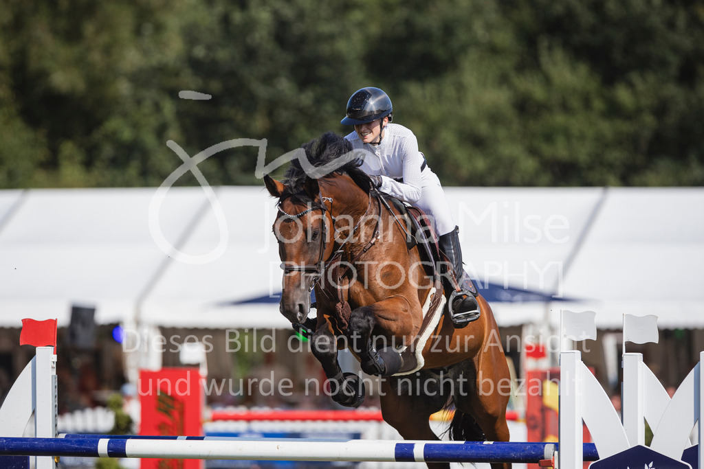 240720_LC_M2-Spr-454 | Deine schönsten Turniermomente als professionelle Fotos! Entdecke hochwertige Pferdesport-Fotografie im Online-Shop. Jetzt Fotos finden & bestellen!