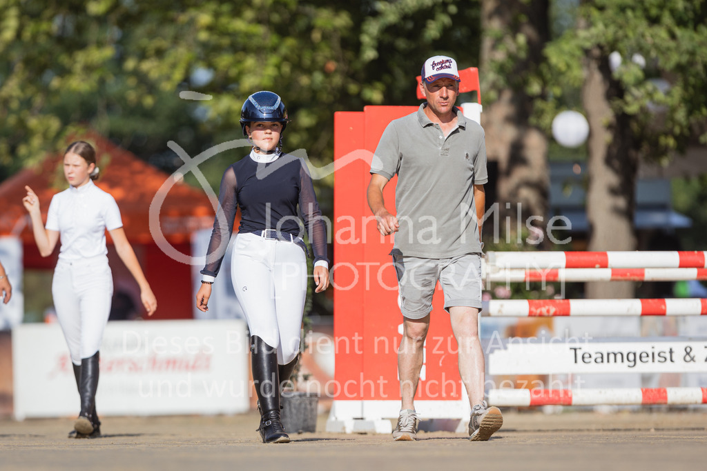 220825_Delbrueck_PonyTrophy-118 | Deine schönsten Turniermomente als professionelle Fotos! Entdecke hochwertige Pferdesport-Fotografie im Online-Shop. Jetzt Fotos finden & bestellen!