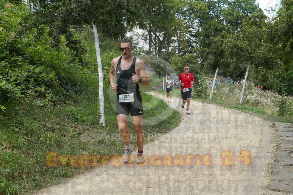 250824_1259_EX1_1092 | Sportfotografie im Rhein-Sieg Kreis, Köln, Bonn, NRW, Rheinland Pfalz, Hessen, etc. Unser Tätigkeitsfeld umfasst den Laufsport vom Volkslauf über den Marathon, Duathlon, Triathon bis zum Ultralauf wie Kölnpfad Ultra oder Schindertrail.