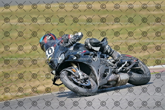 25bt04-1744 | markuskiefer.com - Realisiert mit Pictrs.com