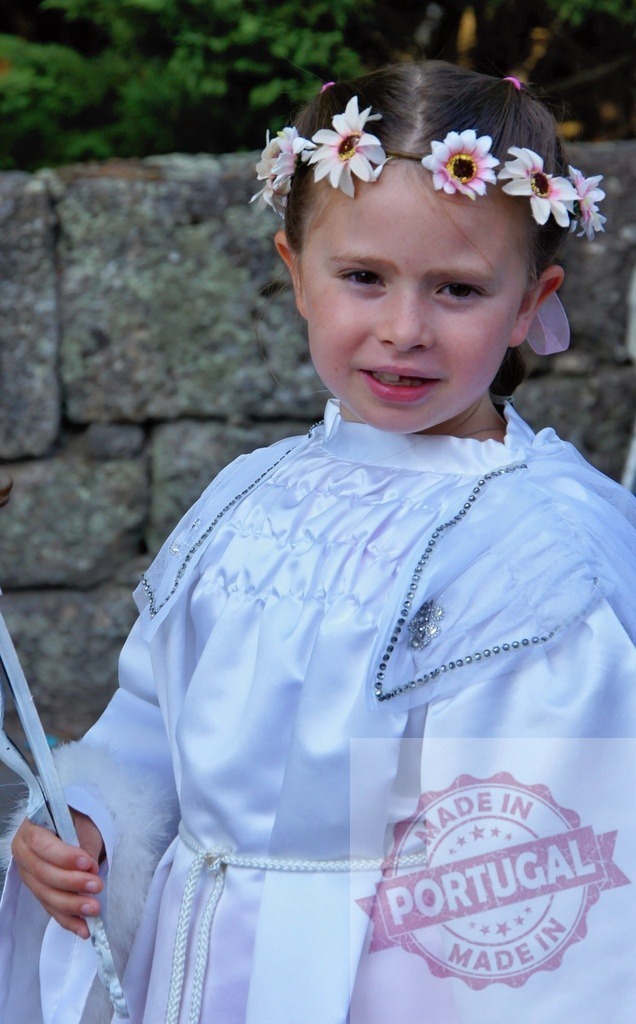 Young girl wearing angel costume holding feather wand during religious celebration | Procession 15.08.2025 - Assumption Day - Paco de Sousa, Portugal Young girl wearing a flower crown and angel costume holding a feather wand during a religious celebration - Realized with Pictrs.com