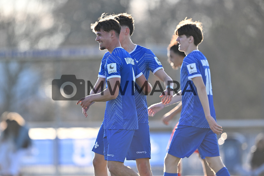 250305_EP__2187 | MWMARA - Realisiert mit Pictrs.com