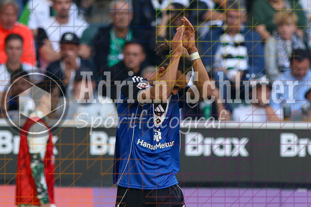 Borussia Mönchengladbach vs Hamburger SV - Bundesliga  | Mönchengladbach, Deutschland, 24.08.25:   Yussuf Poulsen (Hamburger SV) gestikuliert, Gestik waehrend des Spiels der Bundesliga zwischen Borussia Mönchengladbach vs Hamburger SV im Stadion im Borussia Park(Foto von Brauer-Fotoagentur / Adrian Schlueter)