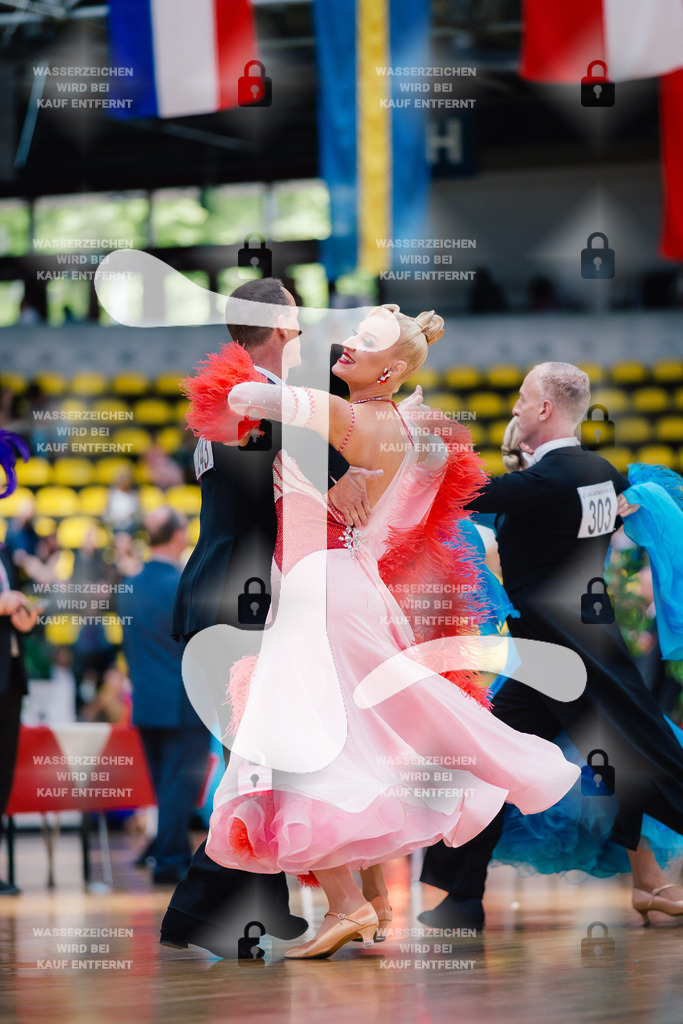 Hessen Tanzt WDSF Open Senior III Standard 11th (243) Bernhard Fuss _ Sonja Fuss (TTC Rot-Weiß Freiburg)-2025-05-17-8046 | Webshop for digital downloads and prints of dance sport, event & show photographer Julian Link - Realisiert mit Pictrs.com