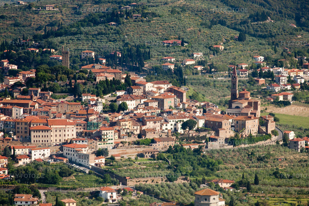 Luftbild: Ortsansicht in Castiglion Fiorentino im Bundesland Arezzo in Italien. Foto: IMG_27928.jpg vom 30.05.2010 durch Werner Riehm/FLY-FOTO.de