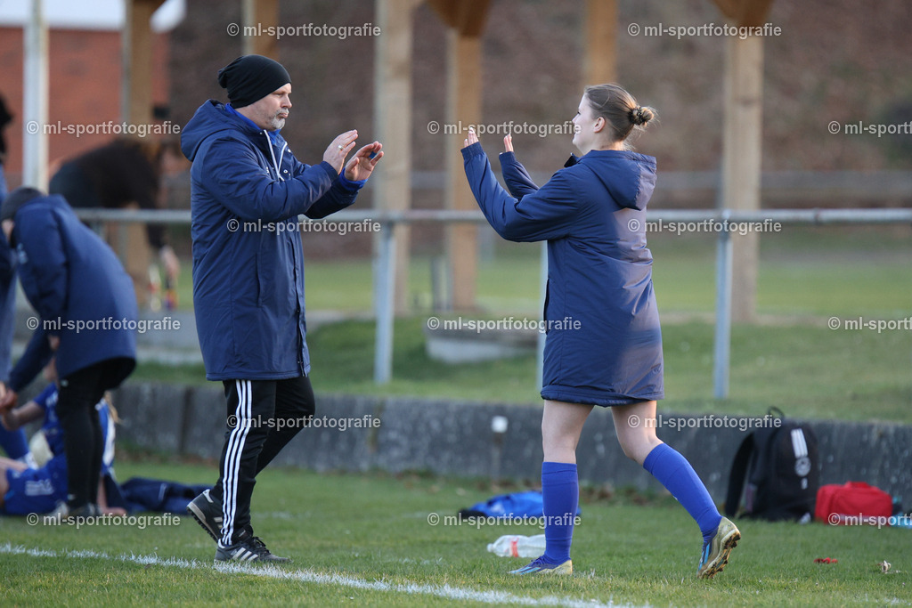 Fußball I Frauen I Saison 2025/2026 I Oberliga Schleswig-Holstein I 14. Spieltag I Merkur Hademarschen - SSC Hagen Ahrensburg | ml-sportfotografie - Realisiert mit Pictrs.com