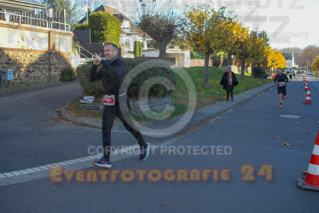 241201_1227_EV4_2554 | Sportfotografie im Rhein-Sieg Kreis, Köln, Bonn, NRW, Rheinland Pfalz, Hessen, etc. Unser Tätigkeitsfeld umfasst den Laufsport vom Volkslauf über den Marathon, Duathlon, Triathon bis zum Ultralauf wie Kölnpfad Ultra oder Schindertrail.