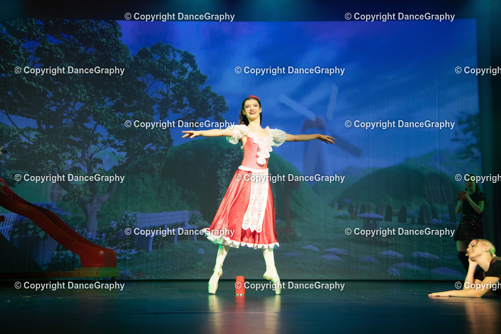 GPHY3042 | DanceGraphy - Realisiert mit Pictrs.com